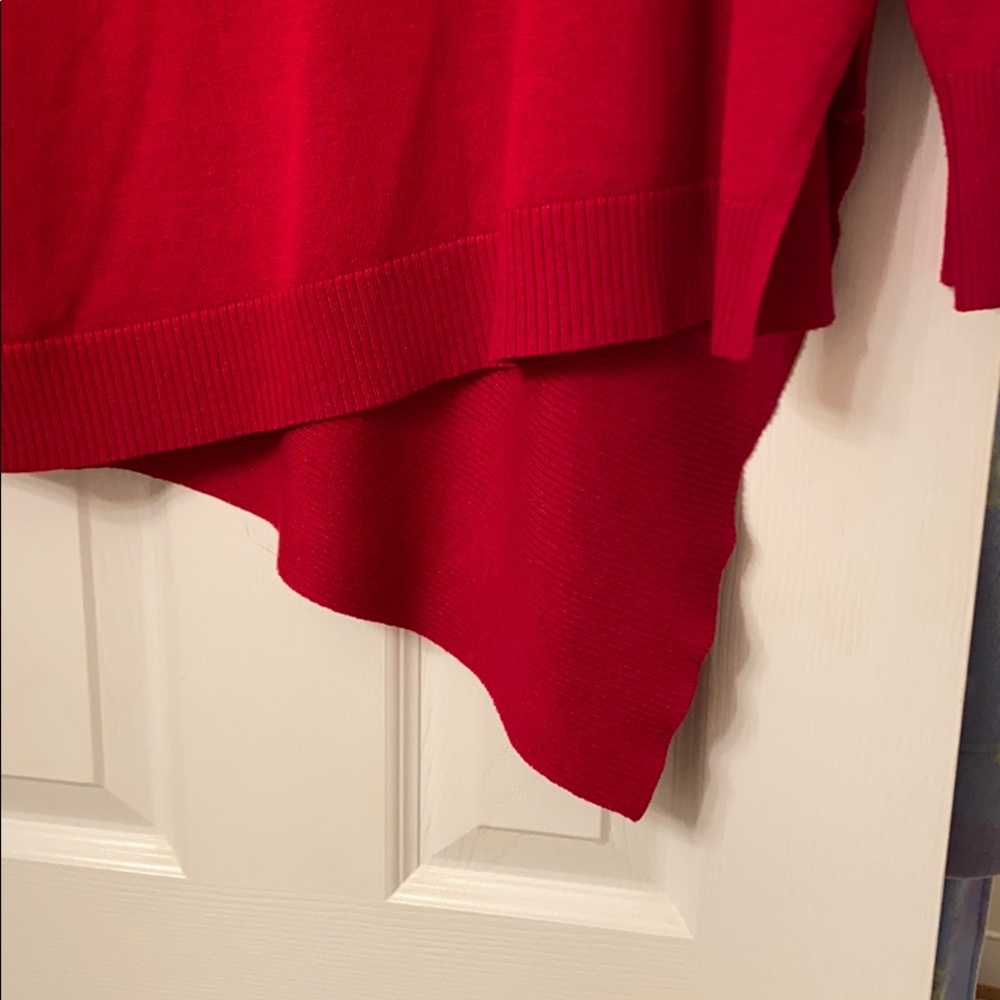 Asymmetrical Sweater - Picture 3 of 3